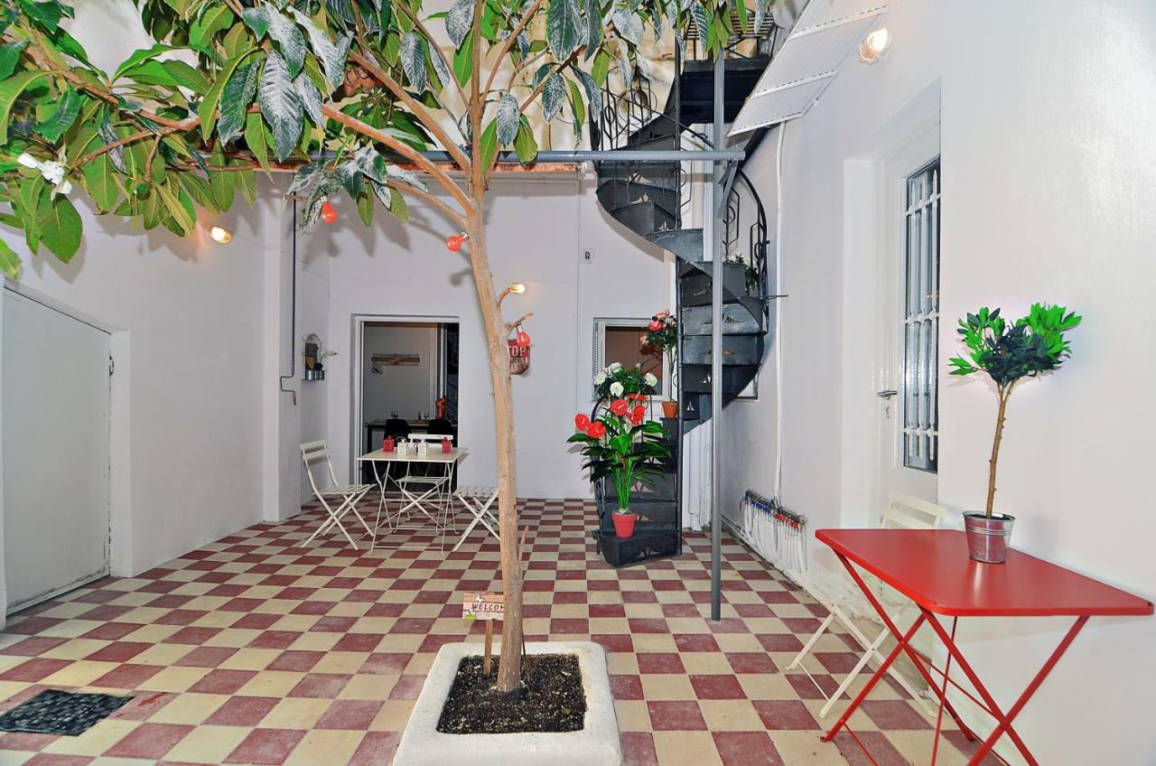 Neoclassical House With Unique Athenian Yard * Athens