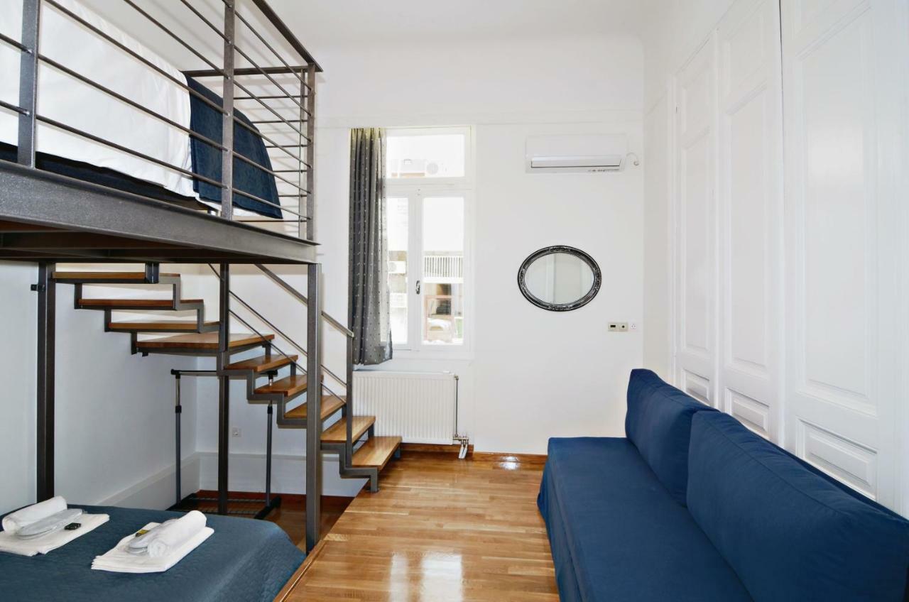 Neoclassical House With Unique Athenian Yard Apartamento *